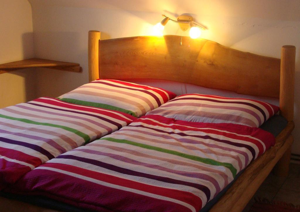 Andras Nadfedeles Vendeghaz Hotel Тихани Стая снимка