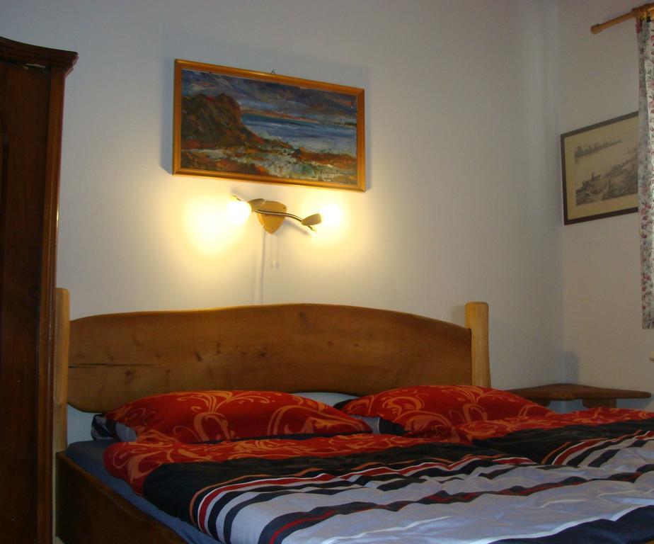 Andras Nadfedeles Vendeghaz Hotel Тихани Екстериор снимка