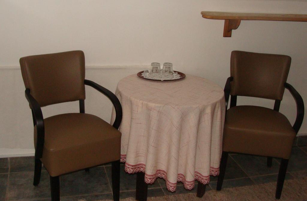 Andras Nadfedeles Vendeghaz Hotel Тихани Стая снимка